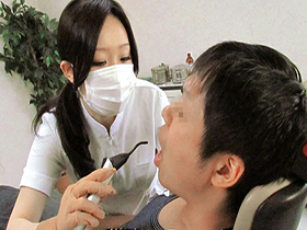 歯科医院で「フェラチオだけでも・・・」歯科助手にイタズラしてヌキ射精治療を頼むと、どんな結末が・・・!?4時間 サンプル動画サムネイル